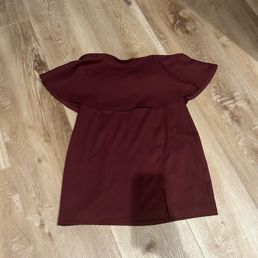Burgundy Lulus mini dress🩵